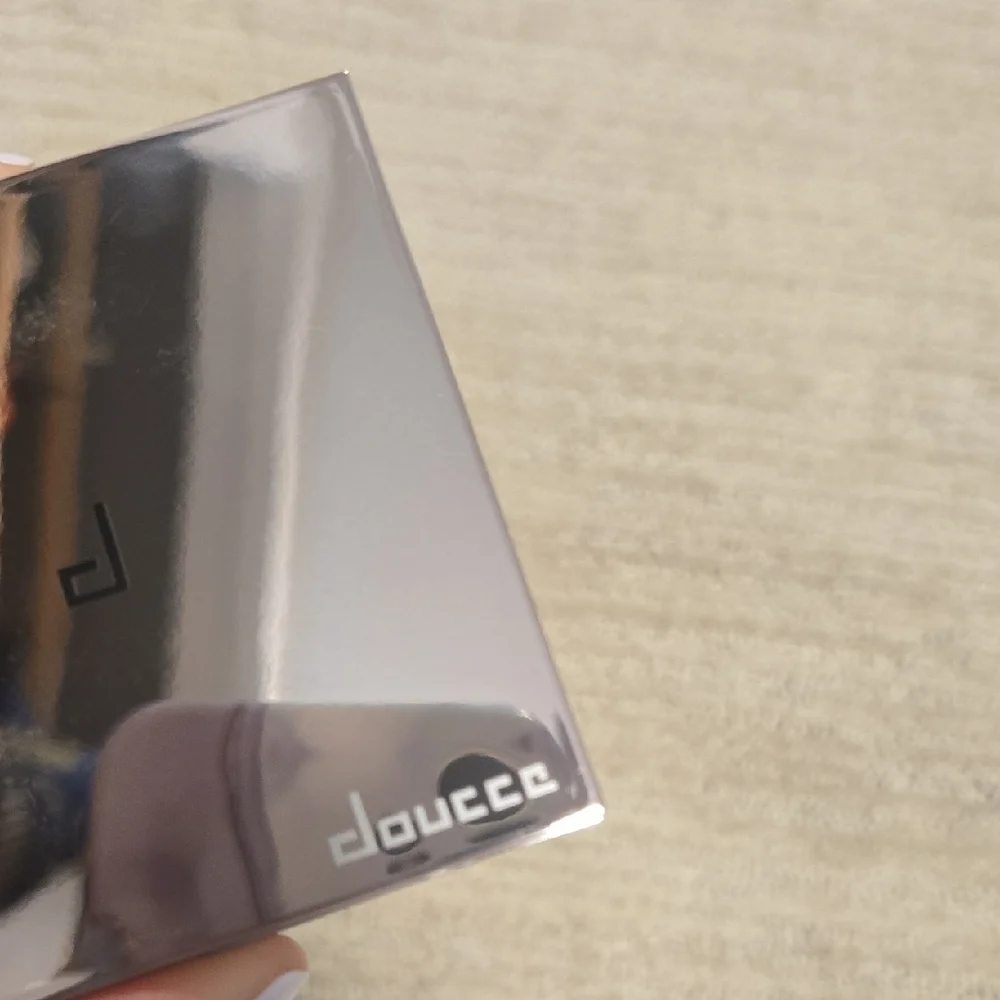 NWOT Doucce Cache Creme Powder Foundation NL1